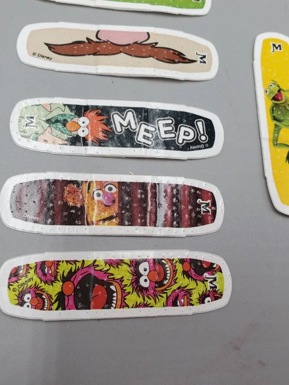 Muppets Band-Aids New box of 20 Bandages Two Sizes Miss Piggy Kermit 2012